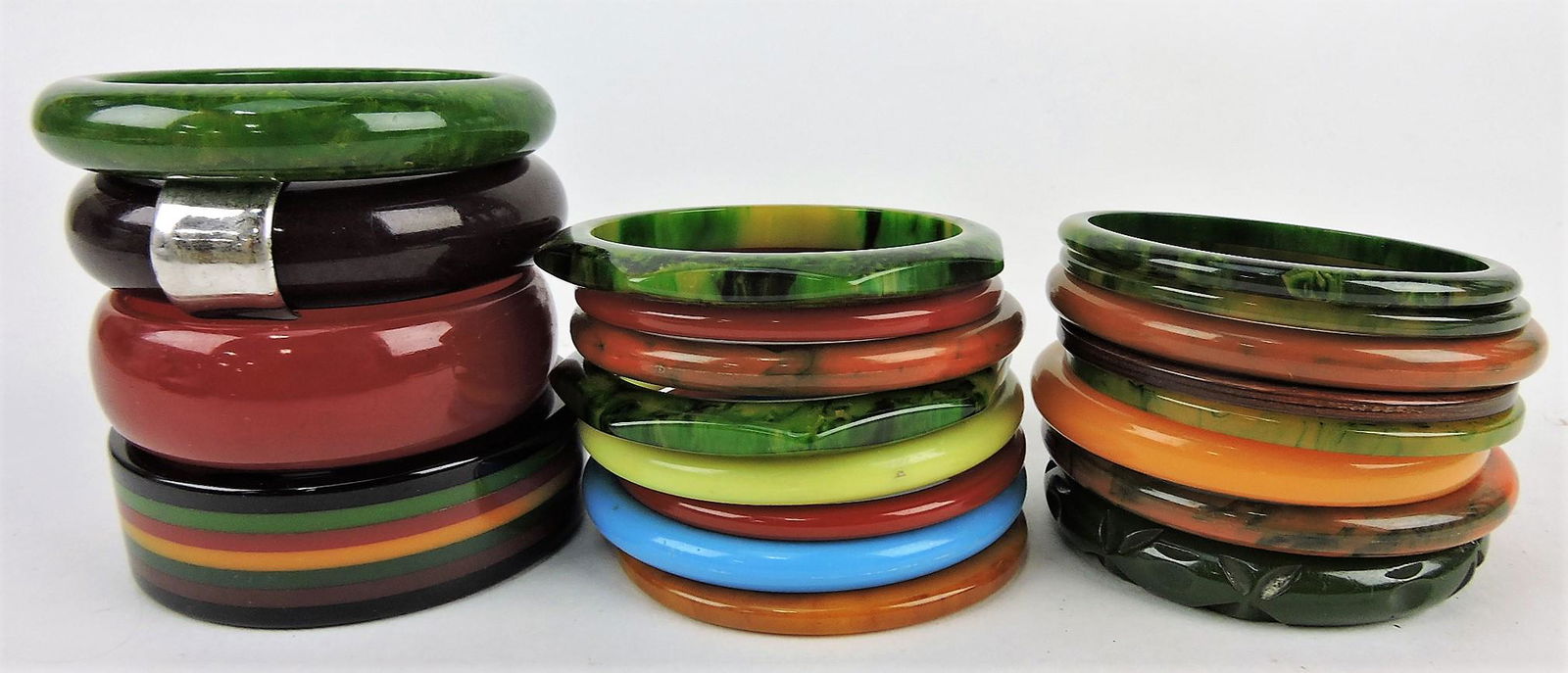 Bakelite lot of 22 bangle bracelets (1 of 1)