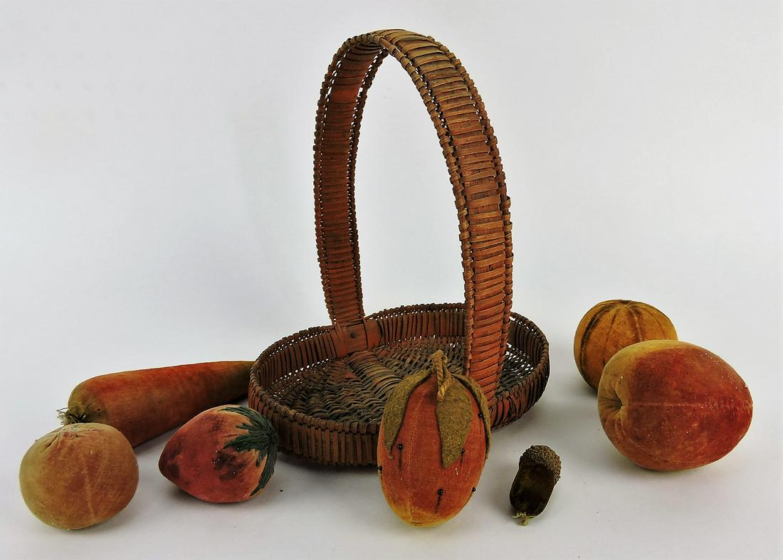 Antique vintage lot of felt pin cushions (1 of 1)