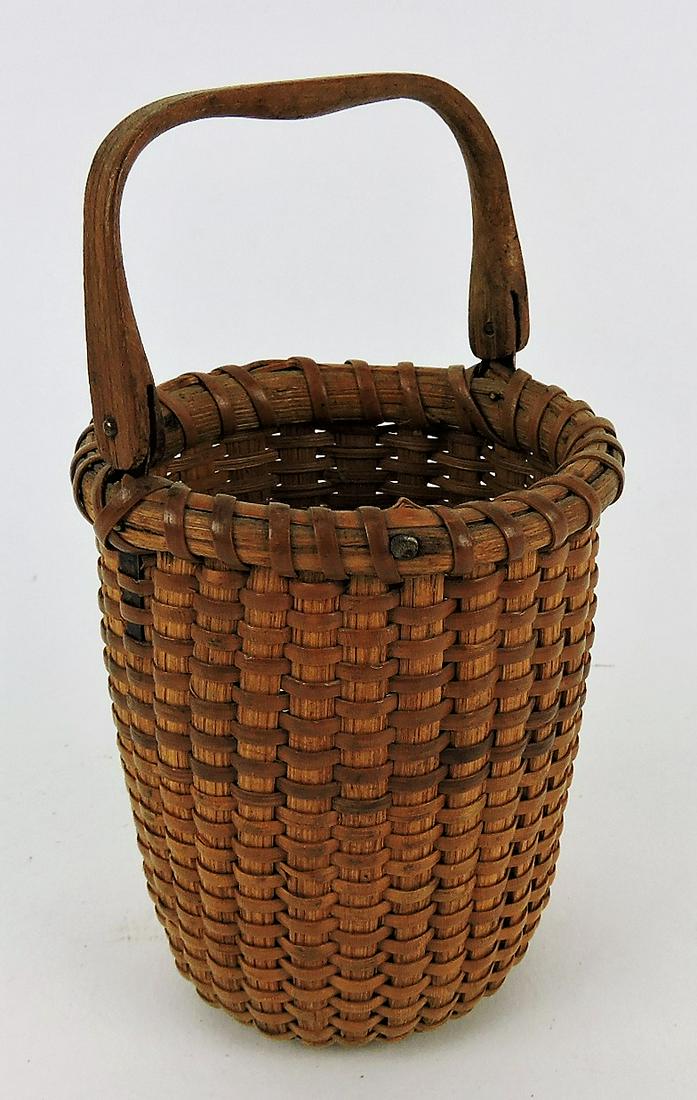 Nantucket miniature basket with swing (1 of 3)