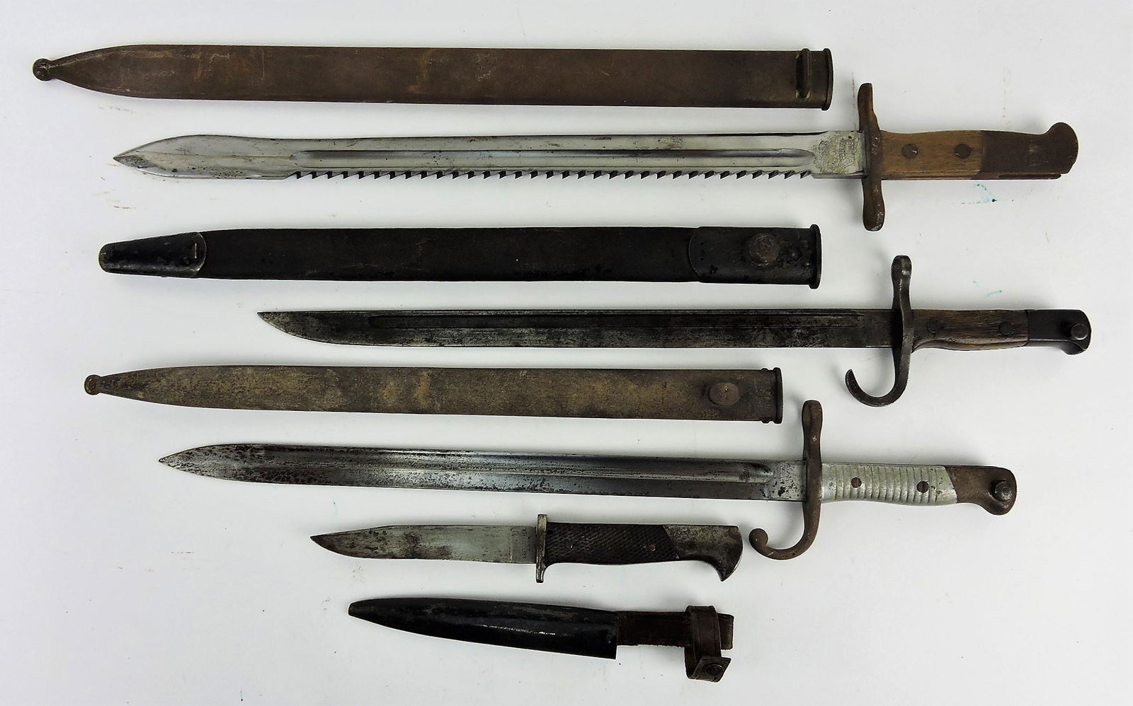 Lot of 3 bayonets and one knife, (1 of 5)