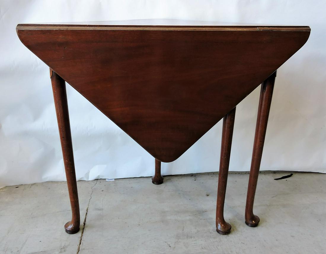 Early corner dropleaf hankerchief (1 of 6)