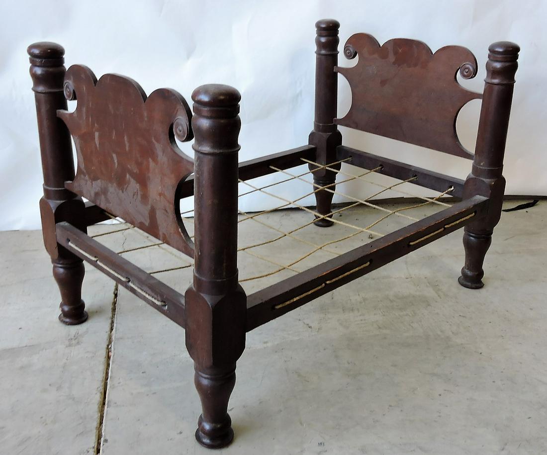 Early doll bed, four poster William (1 of 1)