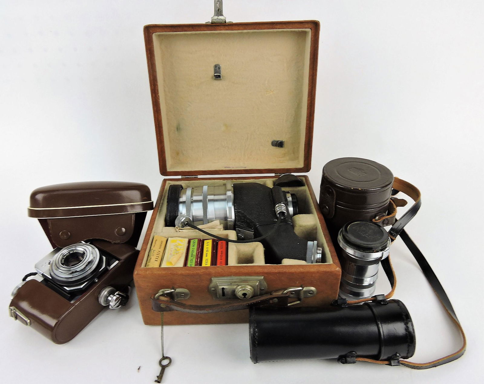 Zeiss Ikon 35mm camera and (1 of 1)