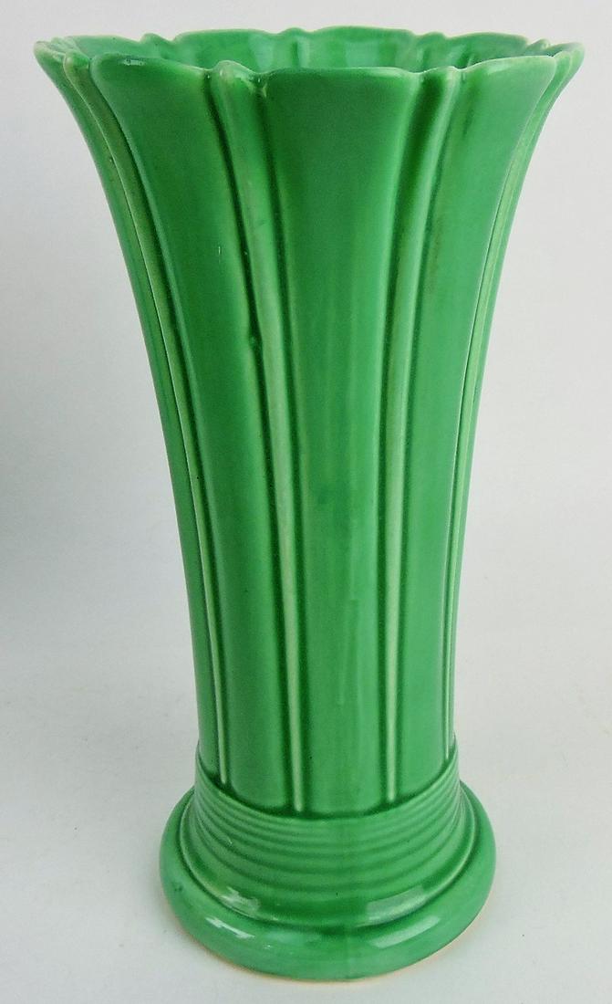 Fiesta 10" flower vase, green, rim: repair, hairline