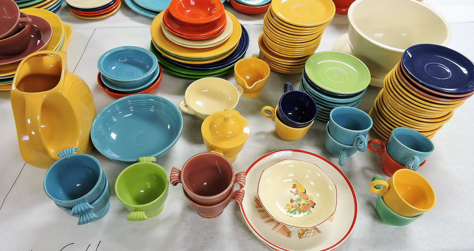 Fiesta lot of 92 pieces, various: condition