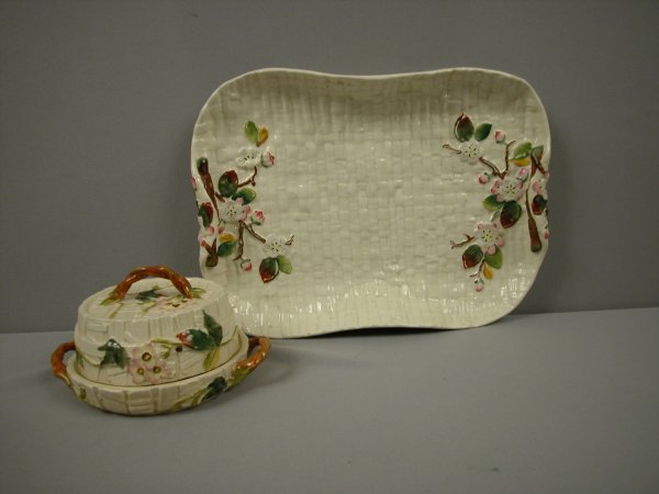 Majolica GEORGE JONES albino apple blossom covered