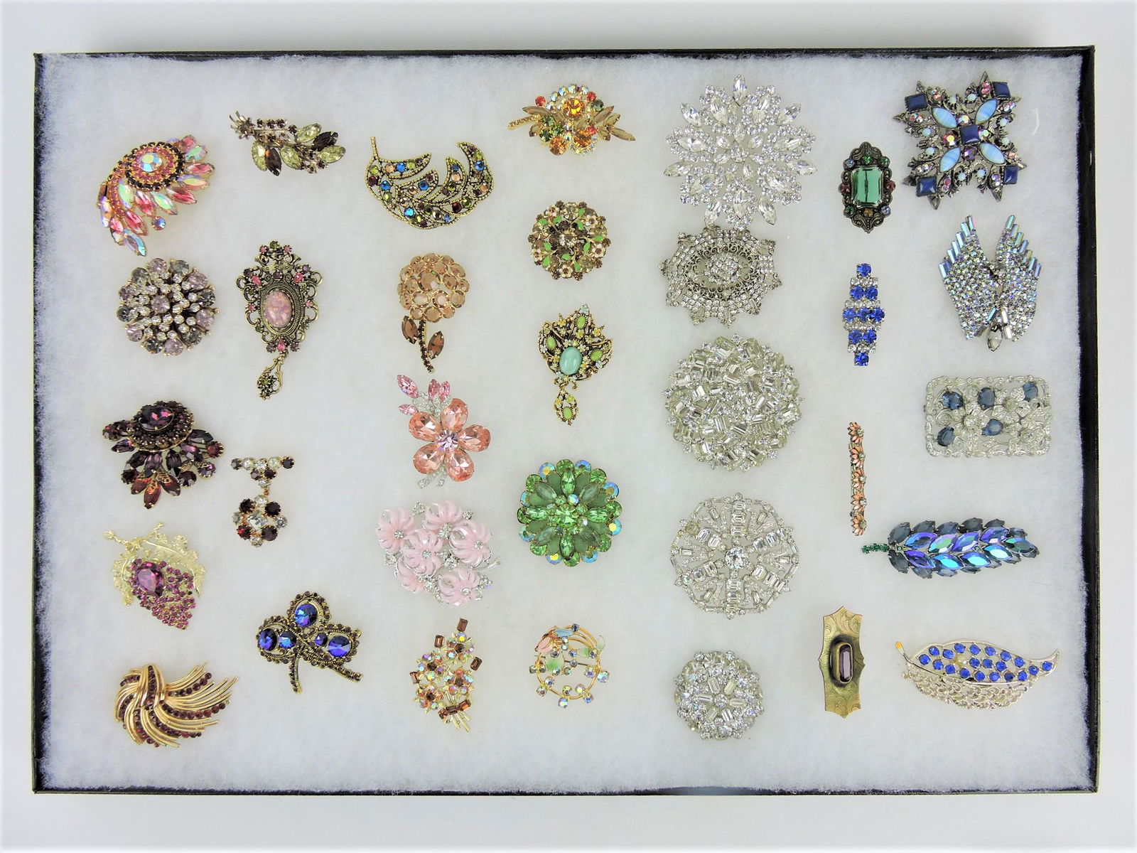 Vintage jewelry brooches lot - Trifari, (1 of 1)