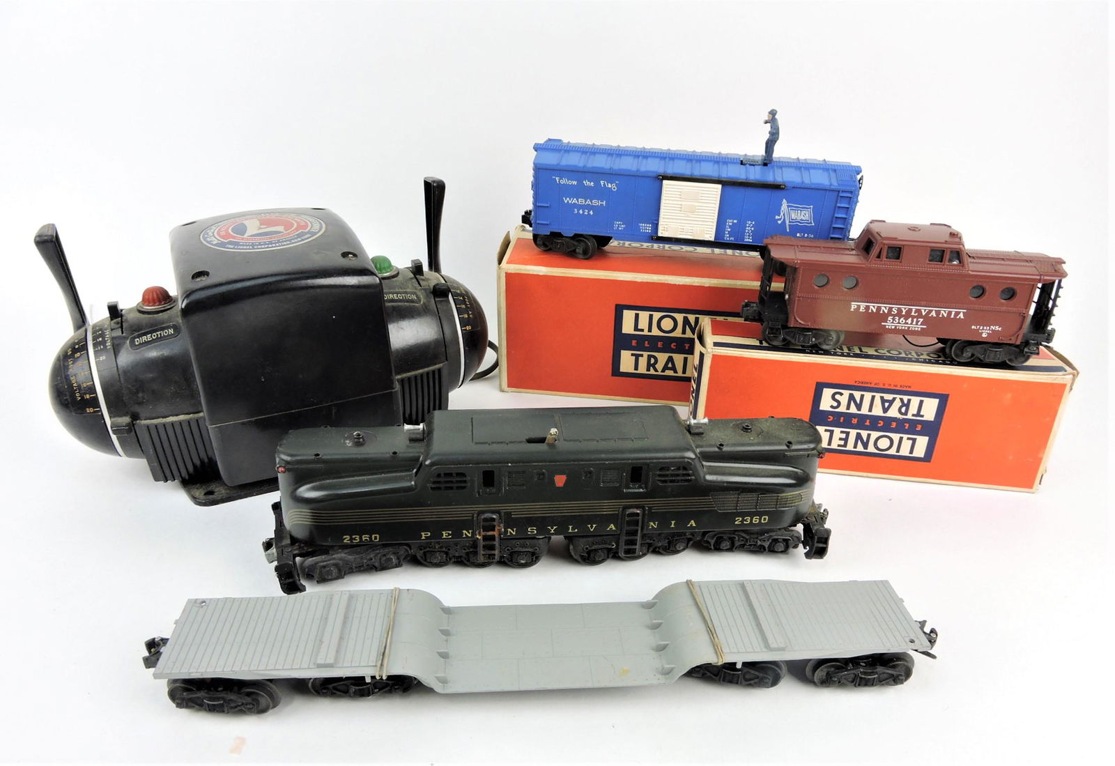 Lionel partial train set and accessories, (1 of 2)