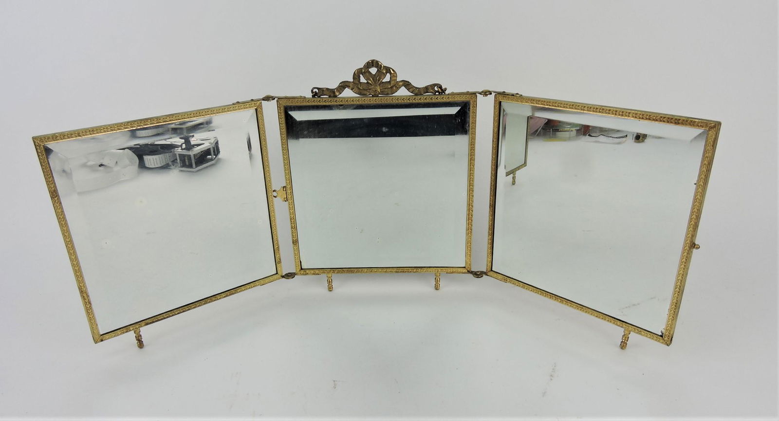 Folding 3 panel beveled glass mirror (1 of 2)