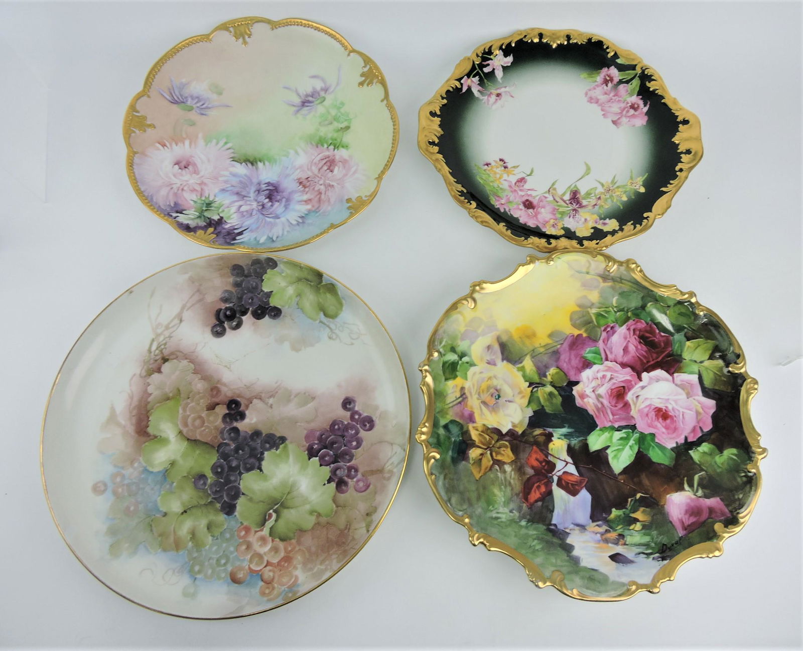 Hand painted lot of 4 large round (1 of 1)