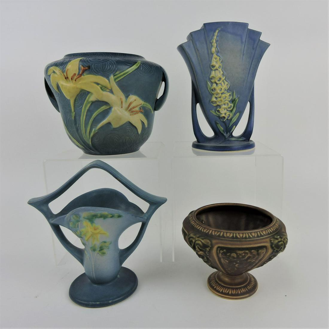 Roseville lot of 4 pieces, nick to handle (1 of 1)