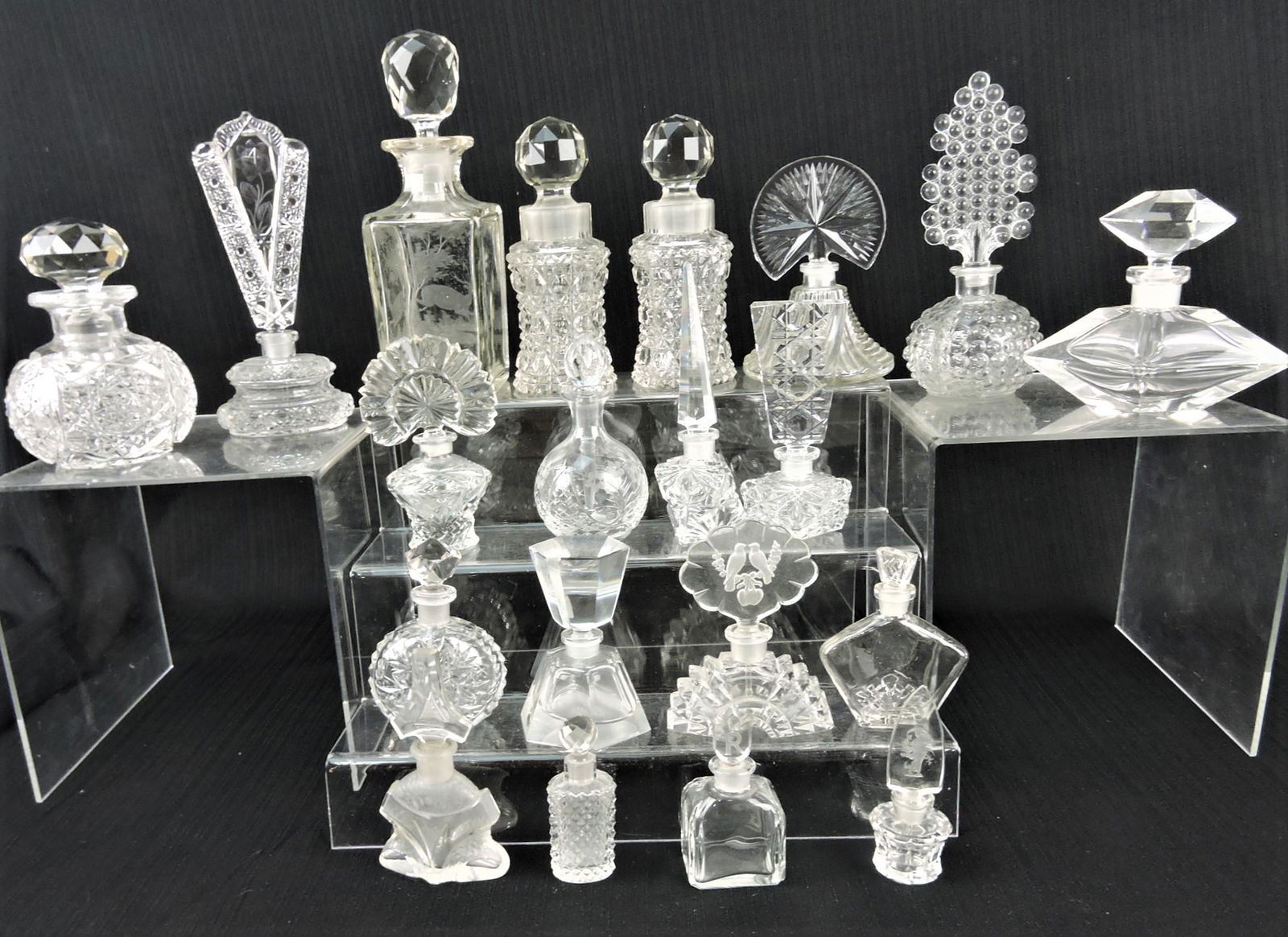 Lot of 20 clear glass perfume bottles (1 of 1)