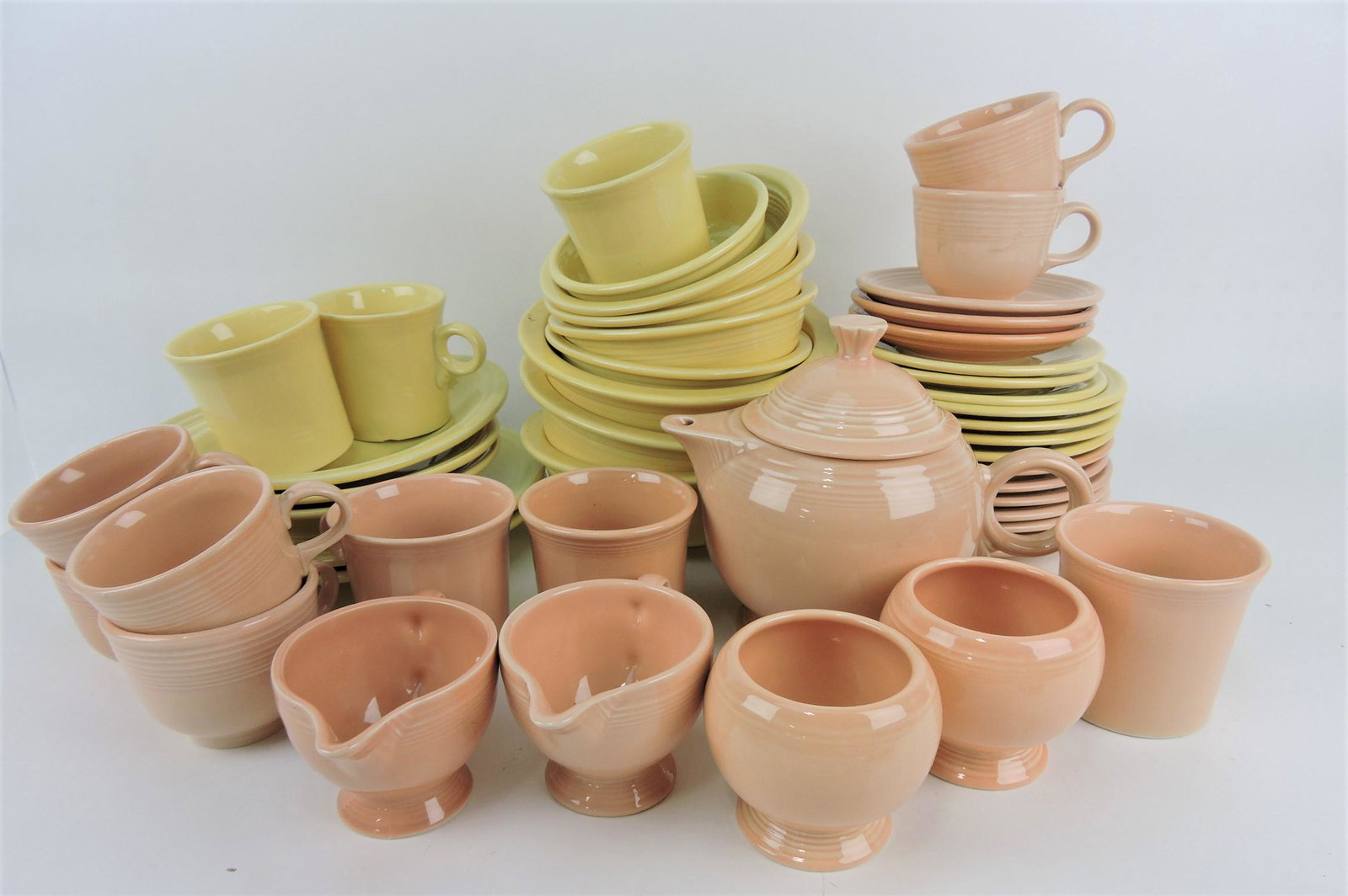Fiesta Post 86 lot of 47 yellow and: apricot pieces