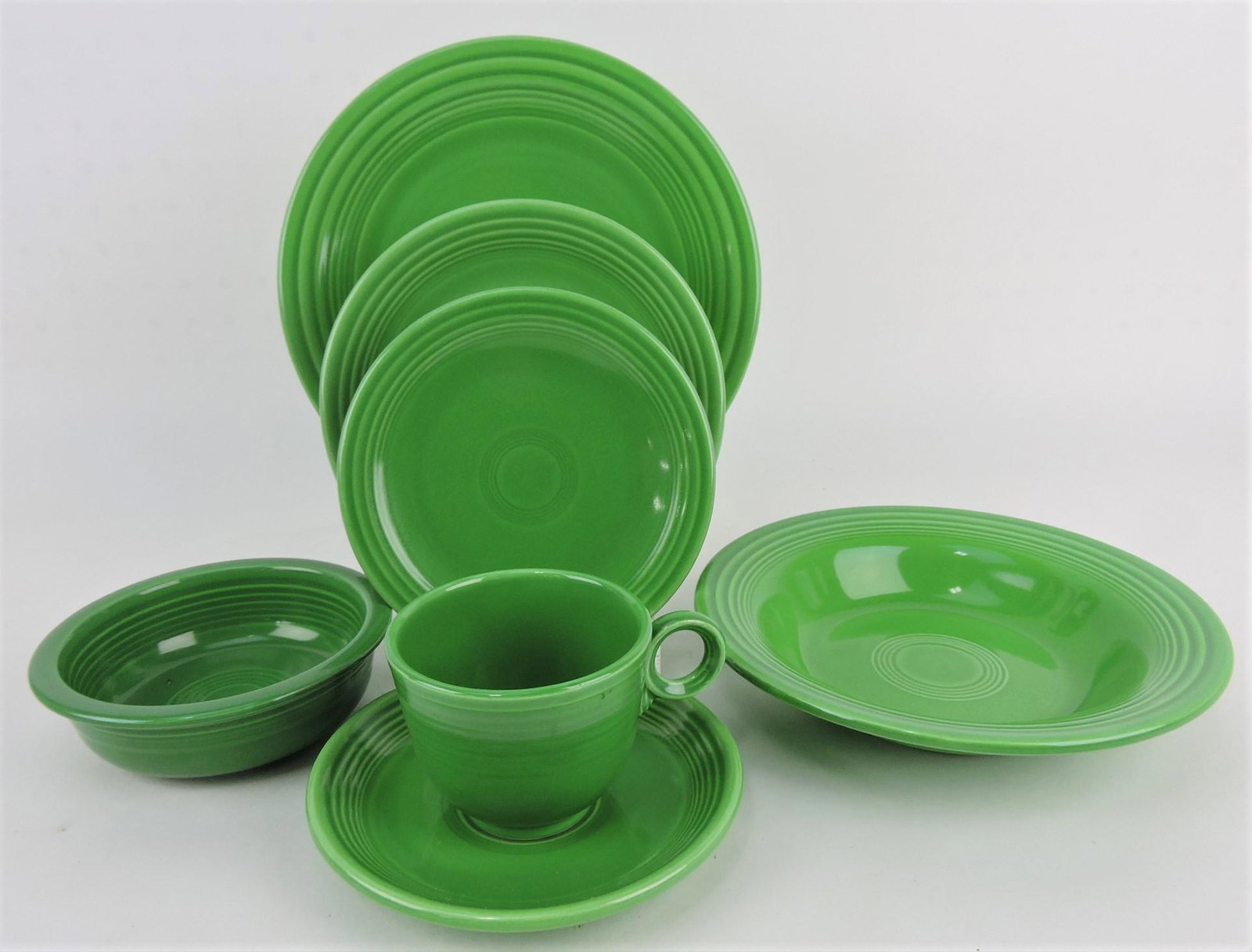 Fiesta medium green 7 piece place (1 of 1)