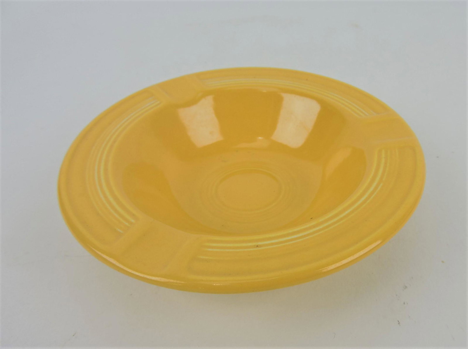 Fiesta ashtray, yellow (1 of 1)