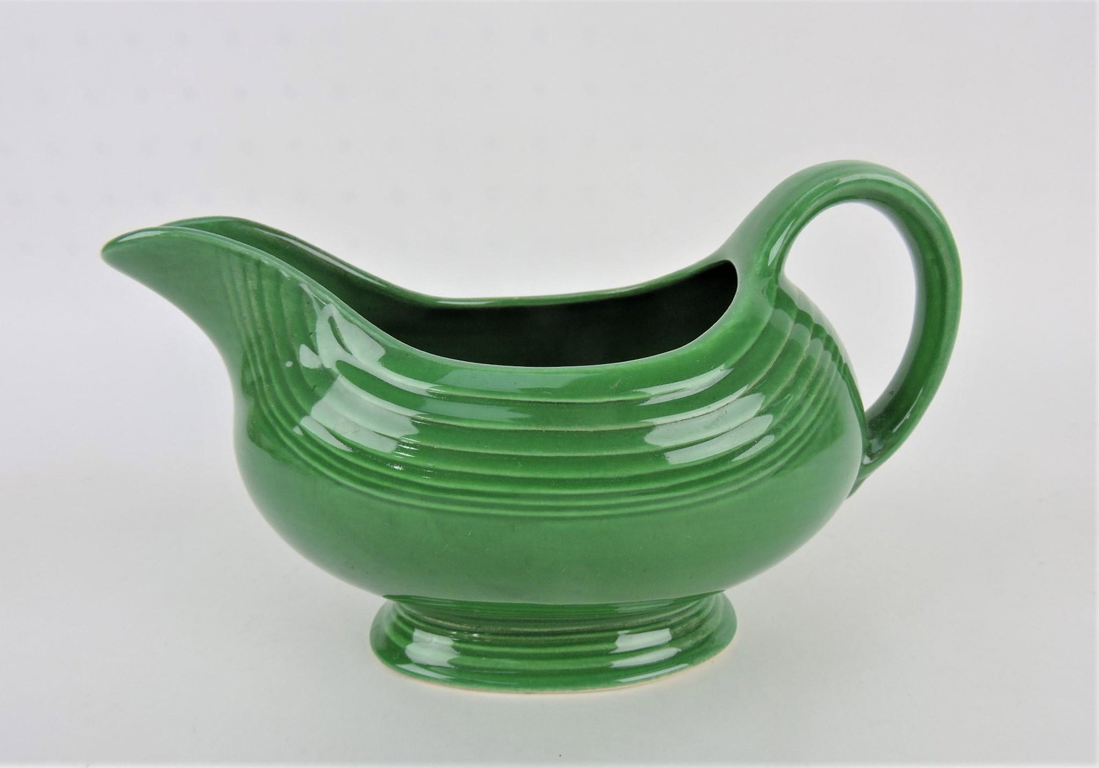 Fiesta sauce boat, mediuum green (1 of 1)
