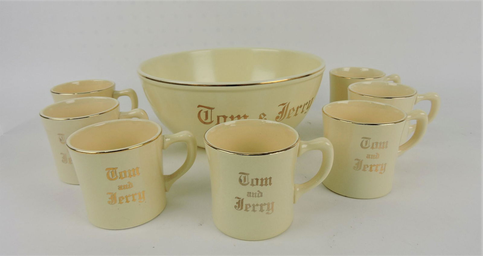 Fiesta Tom & Jerry punch bowl: and 7 "D" handled mugs