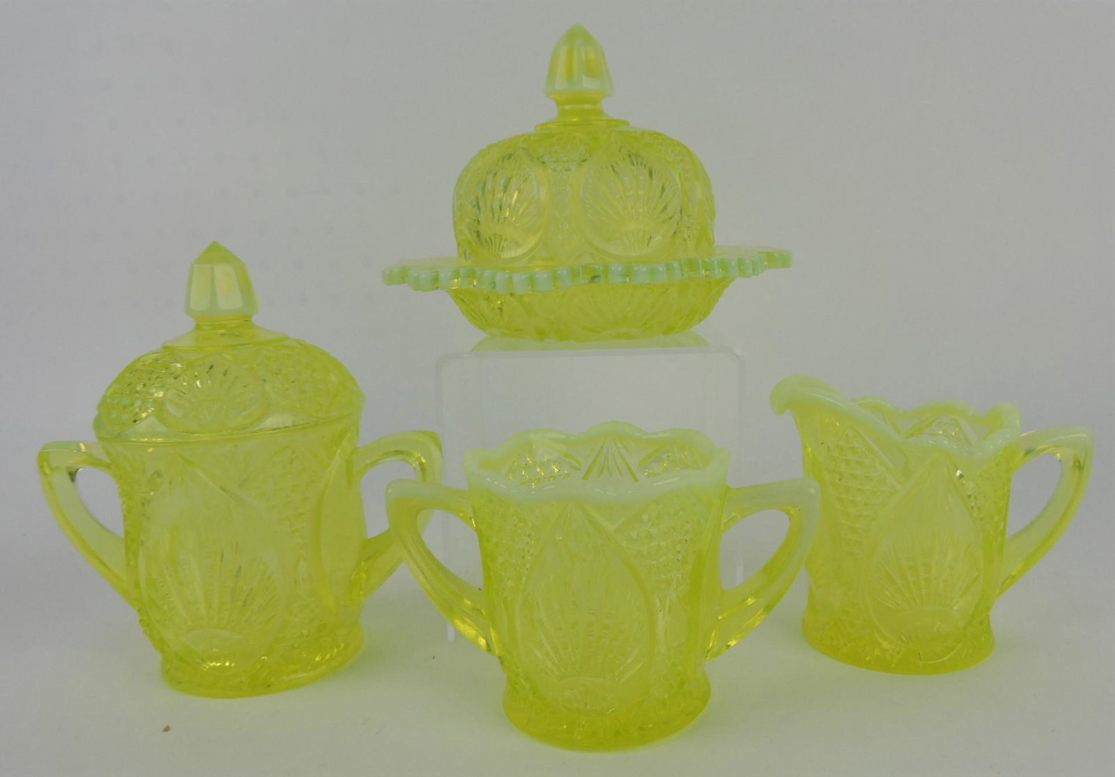 Fenton topaz opalescent 4 pc table: set