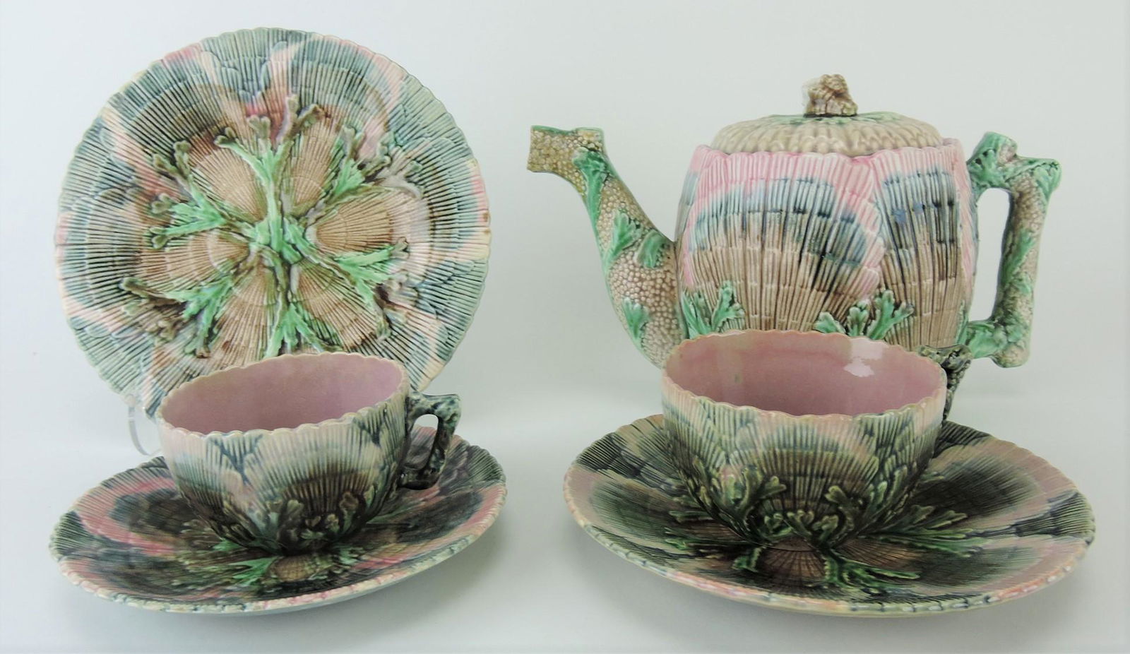 Etruscan majolica shell and (1 of 1)