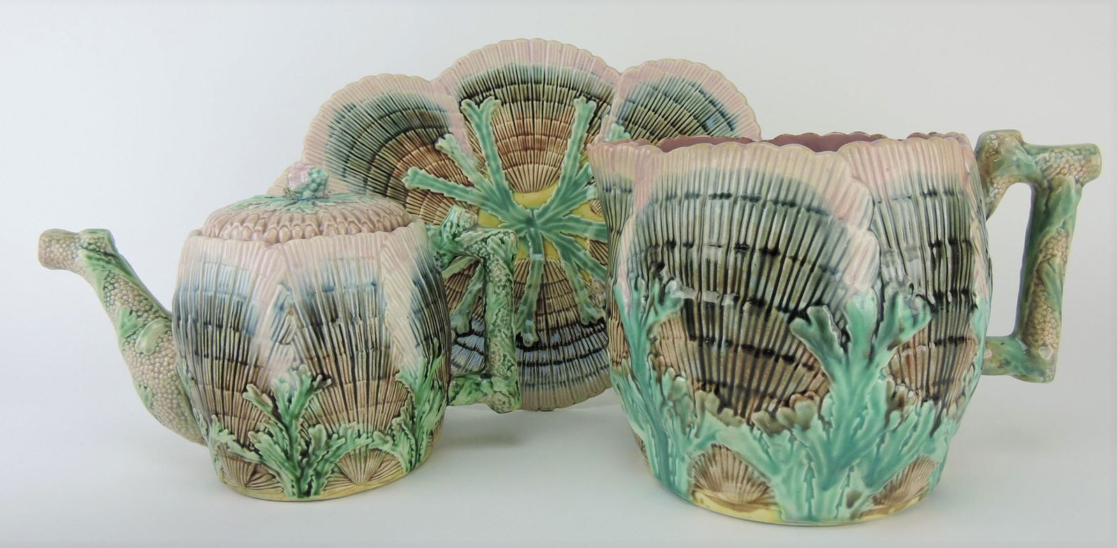 Etruscan majolica shell and seaweed (1 of 1)