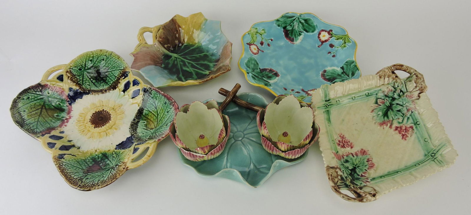 Majolica lot of 5 trays, various (1 of 1)