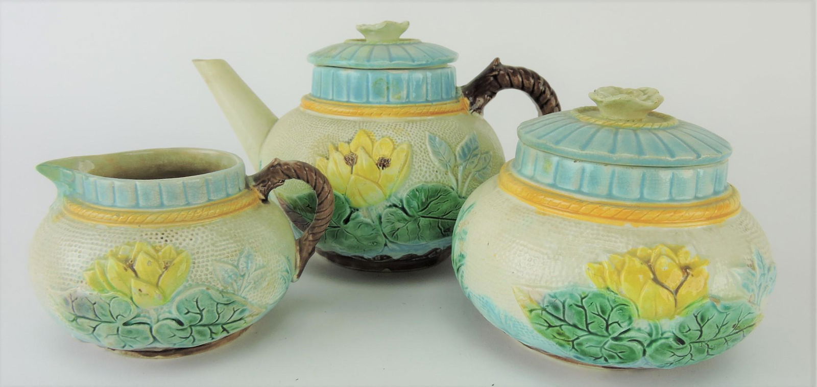 Majolica water lily 3 piece tea (1 of 1)