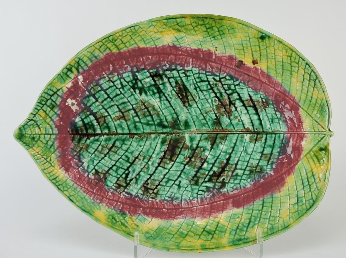 Majolica begonia leaf tray, nice (1 of 1)