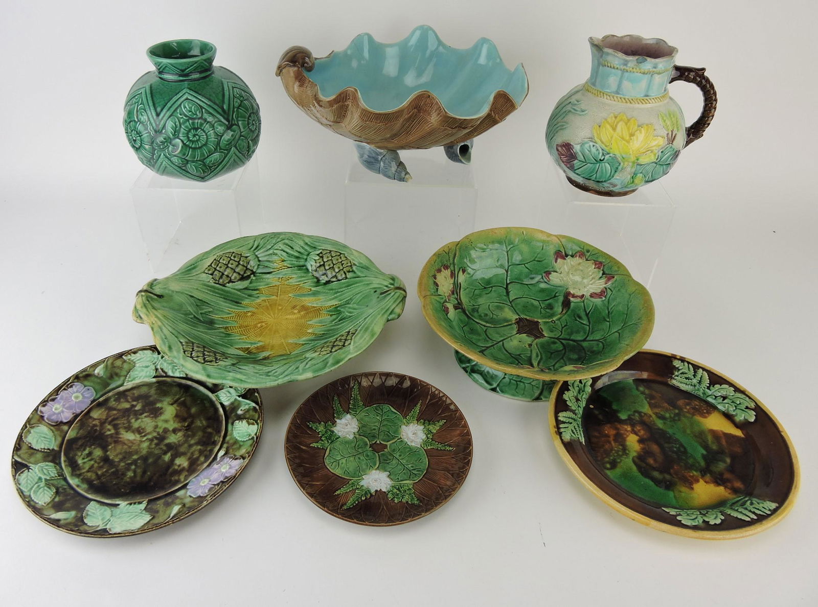 Majolica lot of 8 items; plates, compotes, (1 of 1)