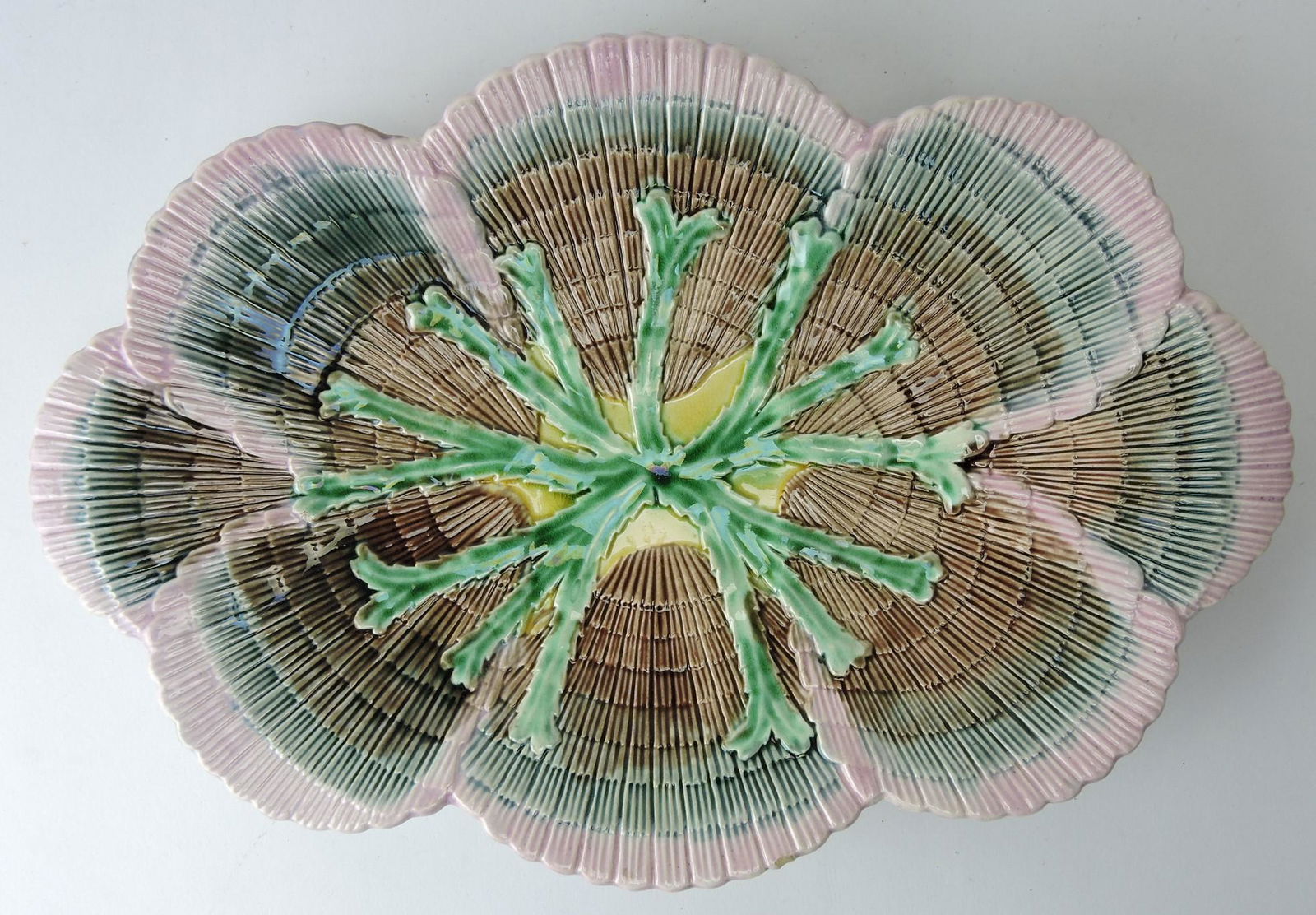 Etruscan shell and seaweed 14" platter (1 of 1)