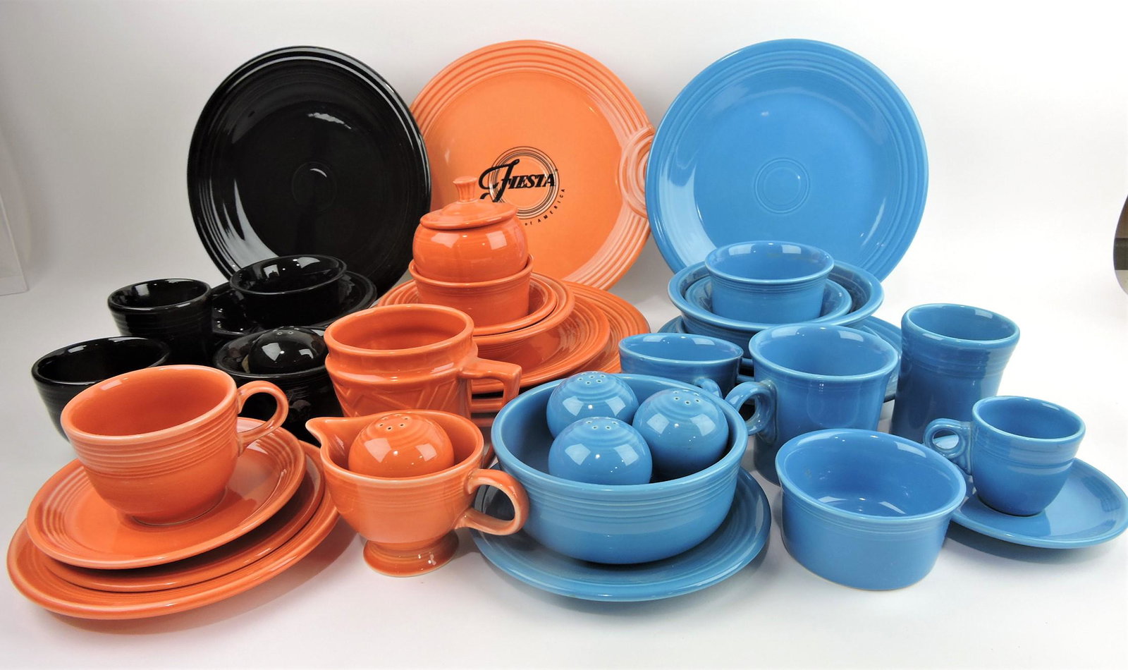 Fiesta Post 86 lot of 42 pieces,: mixed colors