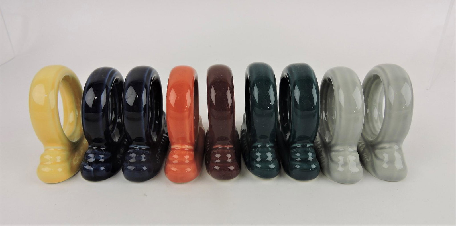 Fiesta Post 86 lot of 9 napkin rings (1 of 1)