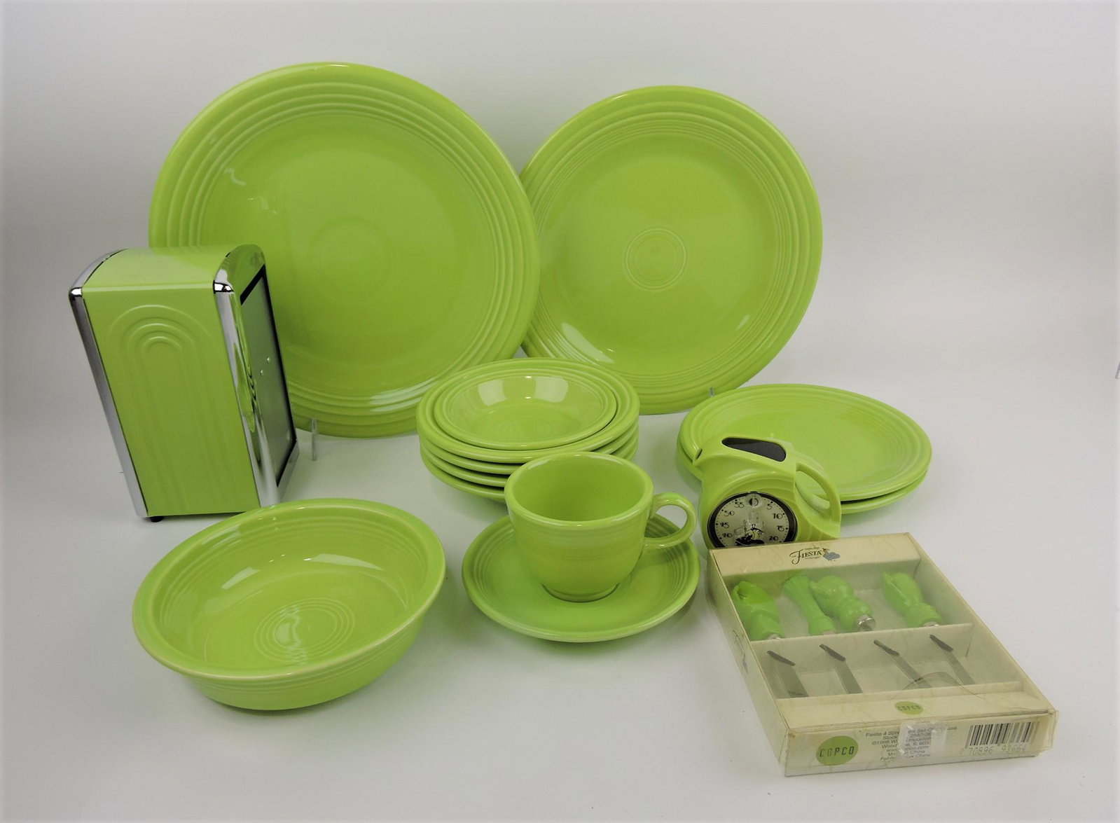 Fiesta Post 86 lot of 15 chartreuse: pieces