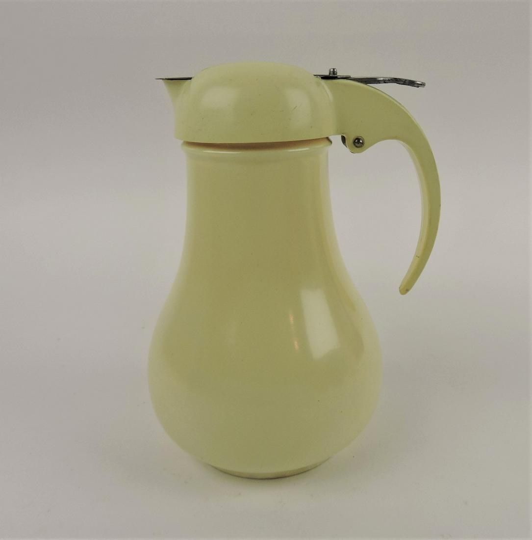 Fiesta syrup, ivory (1 of 1)