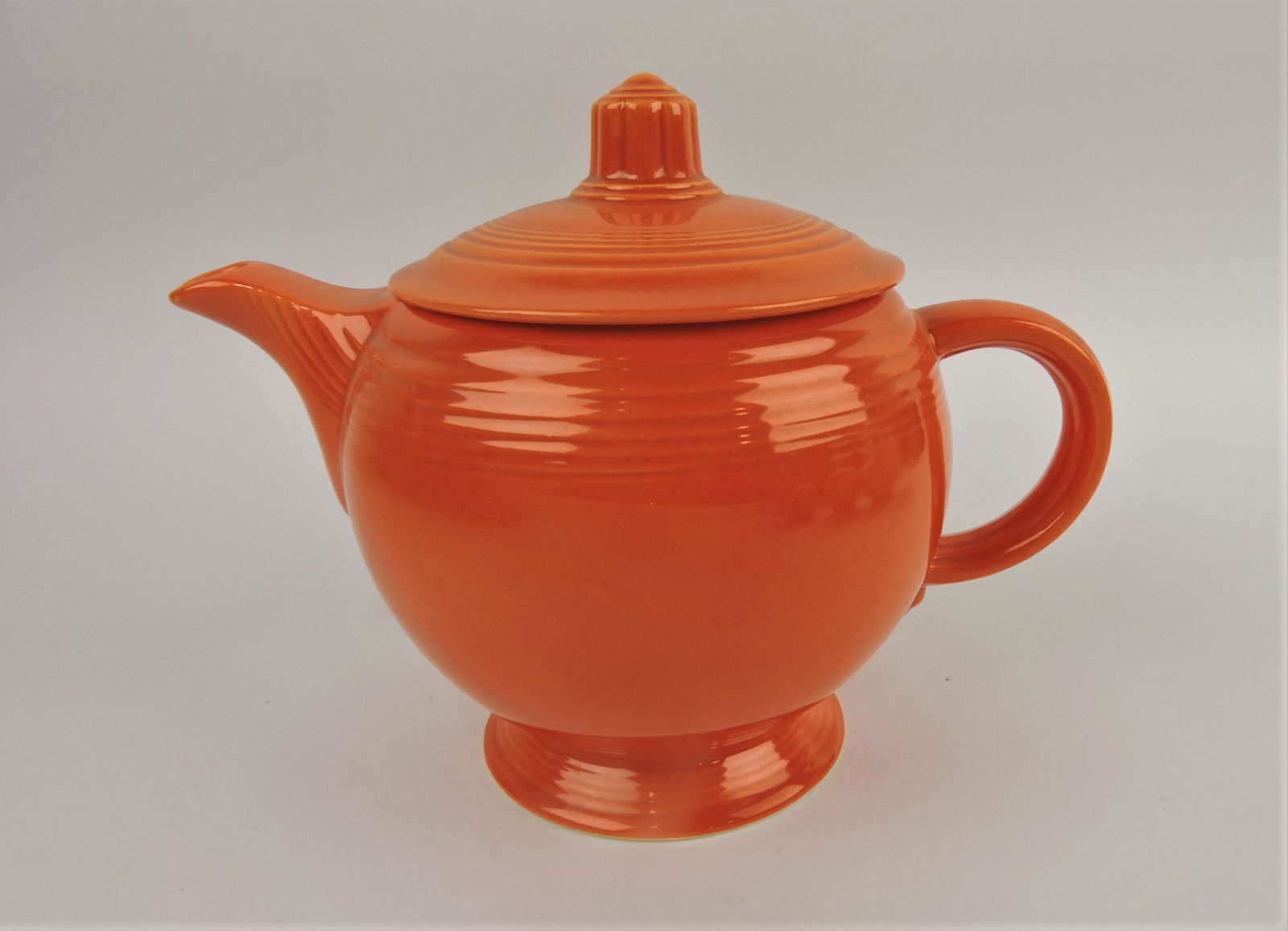 Fiesta medium teapot, red (1 of 1)
