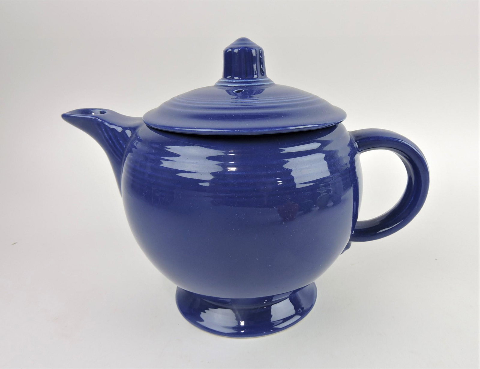 Fiesta medium teapot, cobalt (1 of 1)