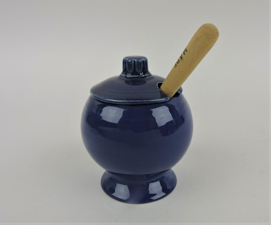 Fiesta mustard, cobalt, lid rim (1 of 1)