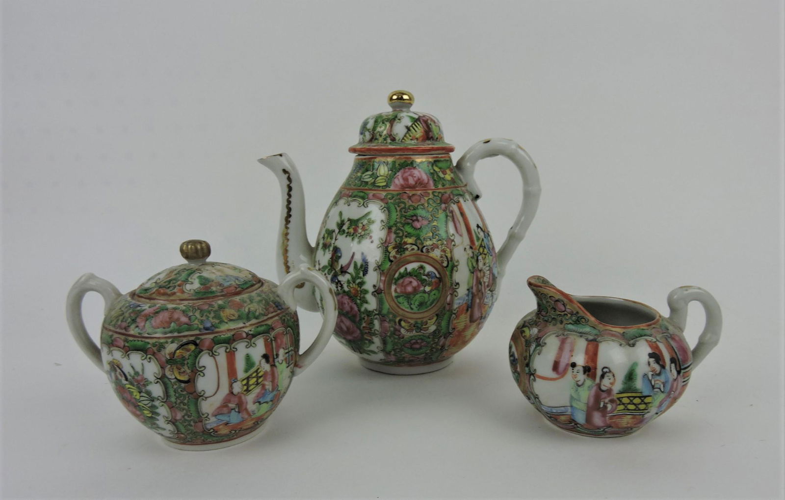 Chinese Export Famille Rose Medallion (1 of 2)