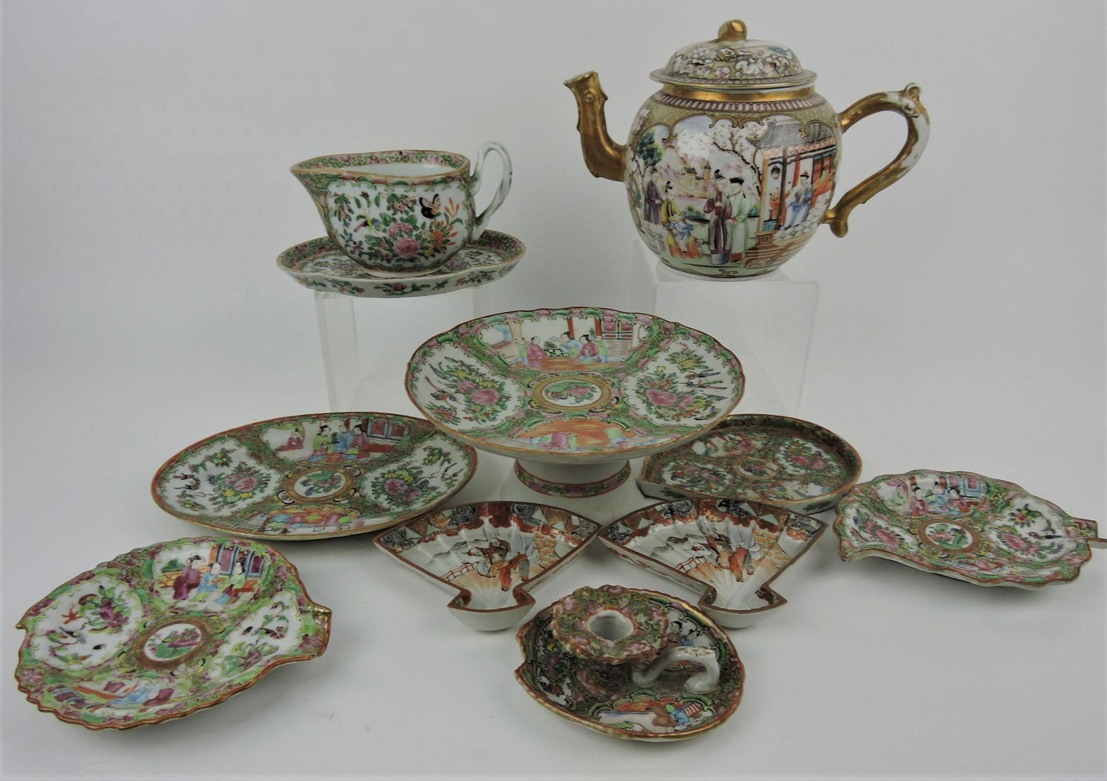 Chinese Export Famille Rose Medallion (1 of 2)