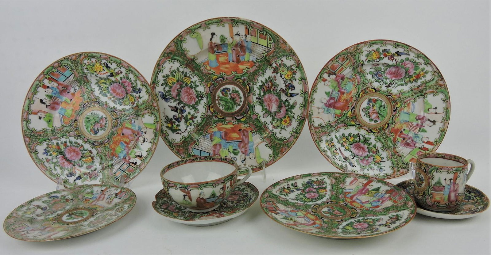 Chinese Export Famille Rose Medallion (1 of 4)