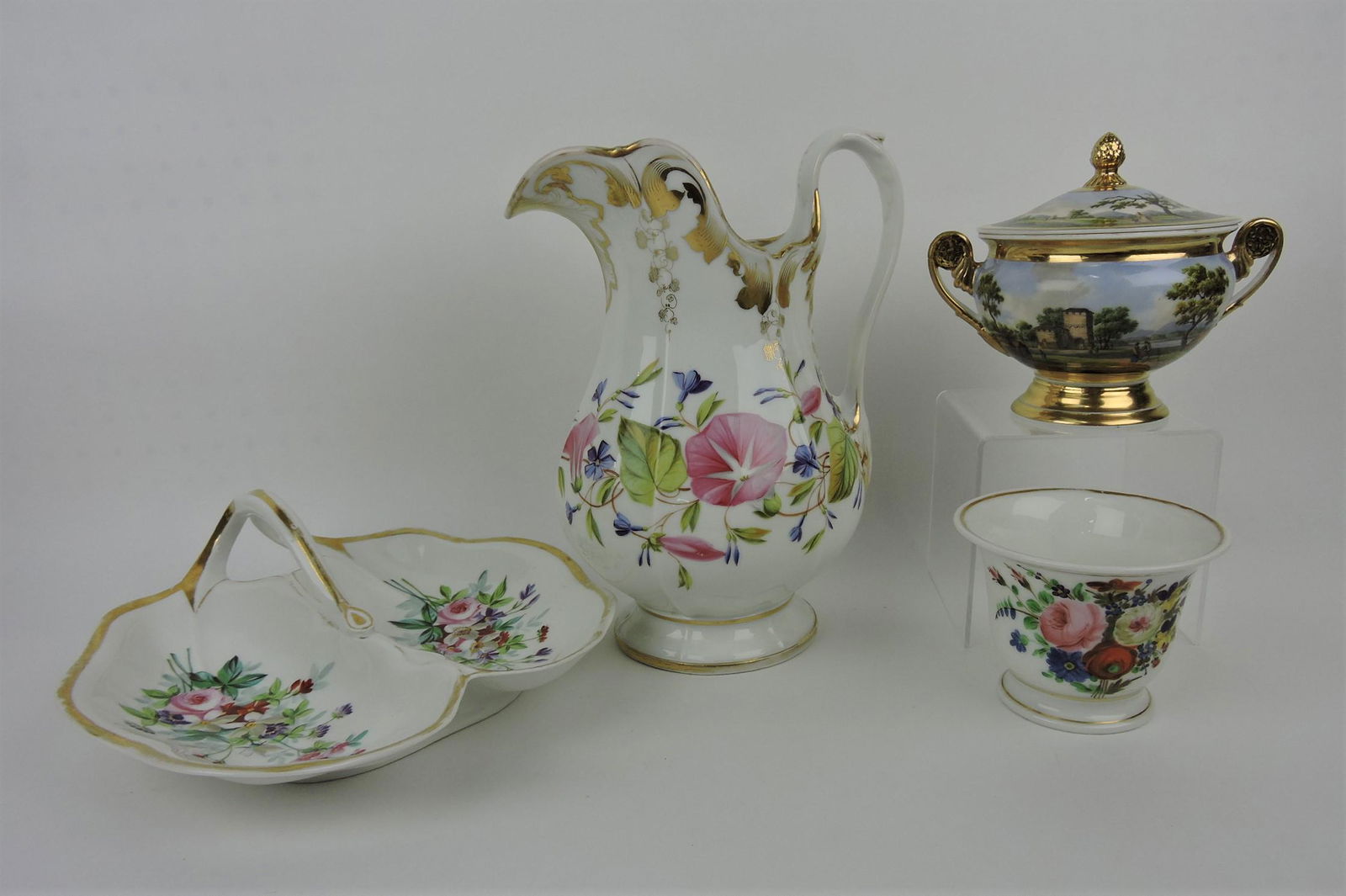 Porcelain lot of 4 pieces - Tucker (1 of 1)
