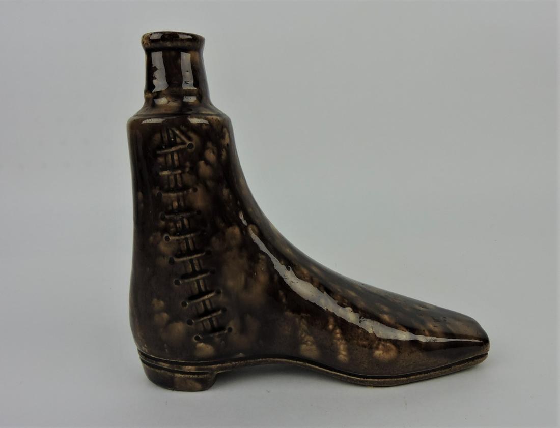 Bennington Rockingham boot flask, (1 of 1)