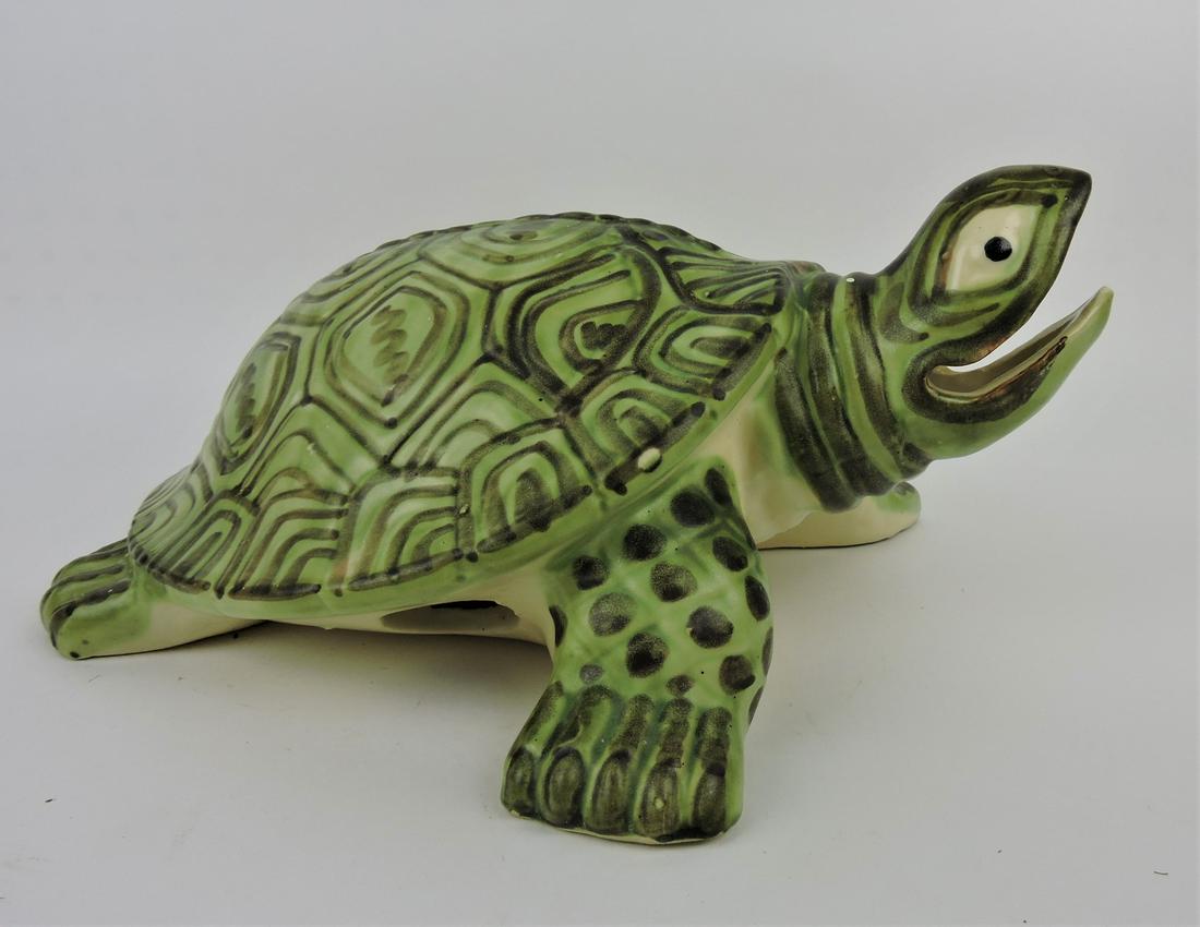 Brush McCoy large garden turtle, (1 of 2)