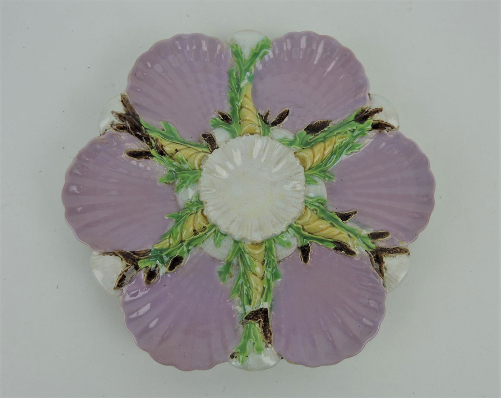 George Jones majolica pink oyster: plate, 8 3/4", professional rim repair