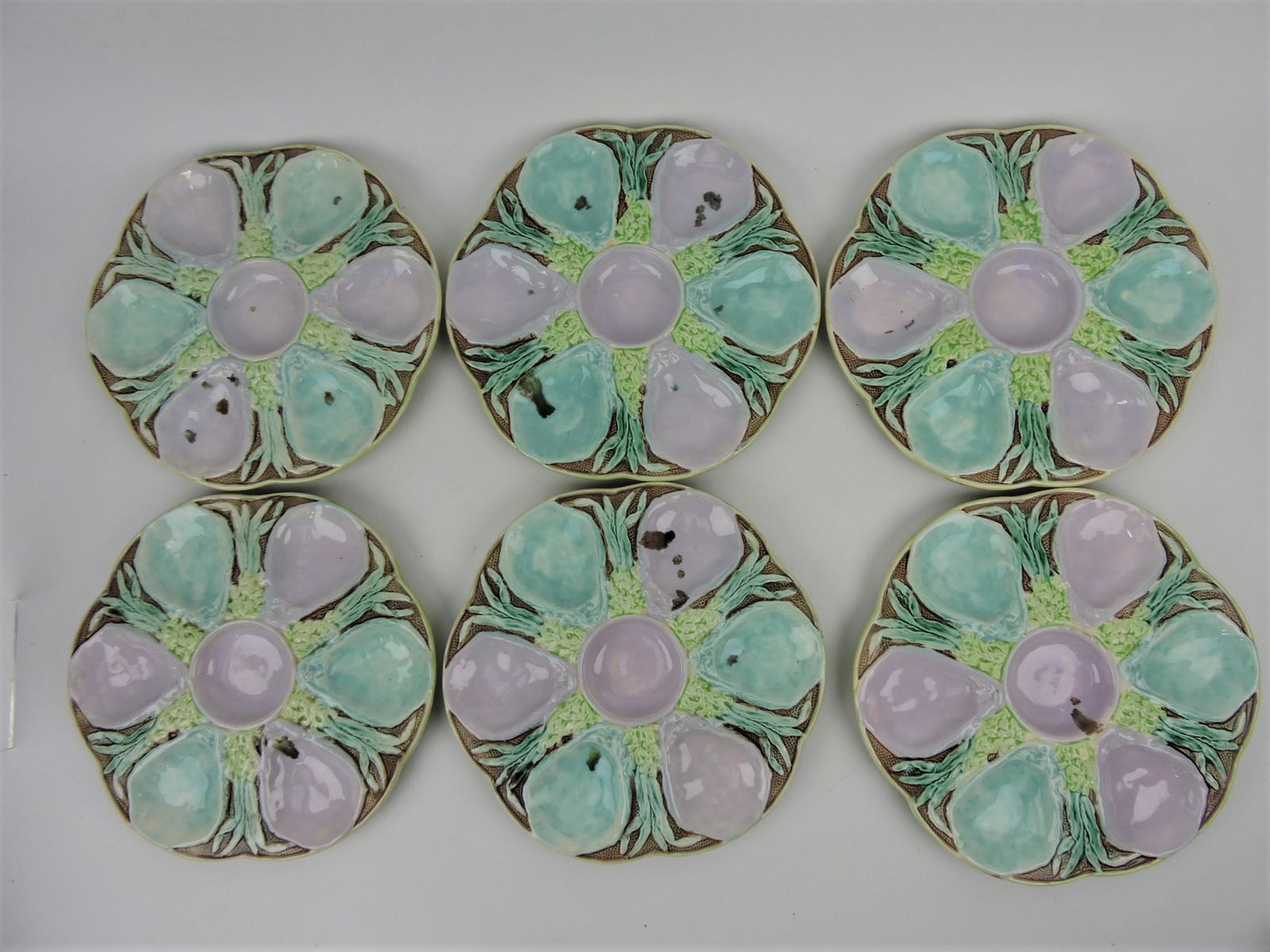Majolica set of 6 - 10" six well oyster (1 of 1)