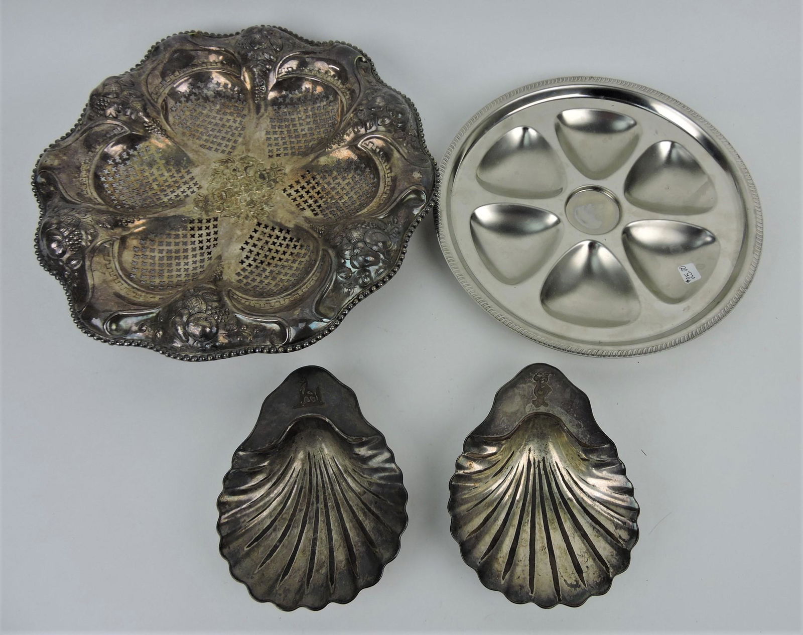 Silver plate and metal lot of 4 oyster (1 of 1)