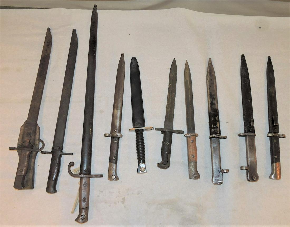Lot of 10 bayonets: .
