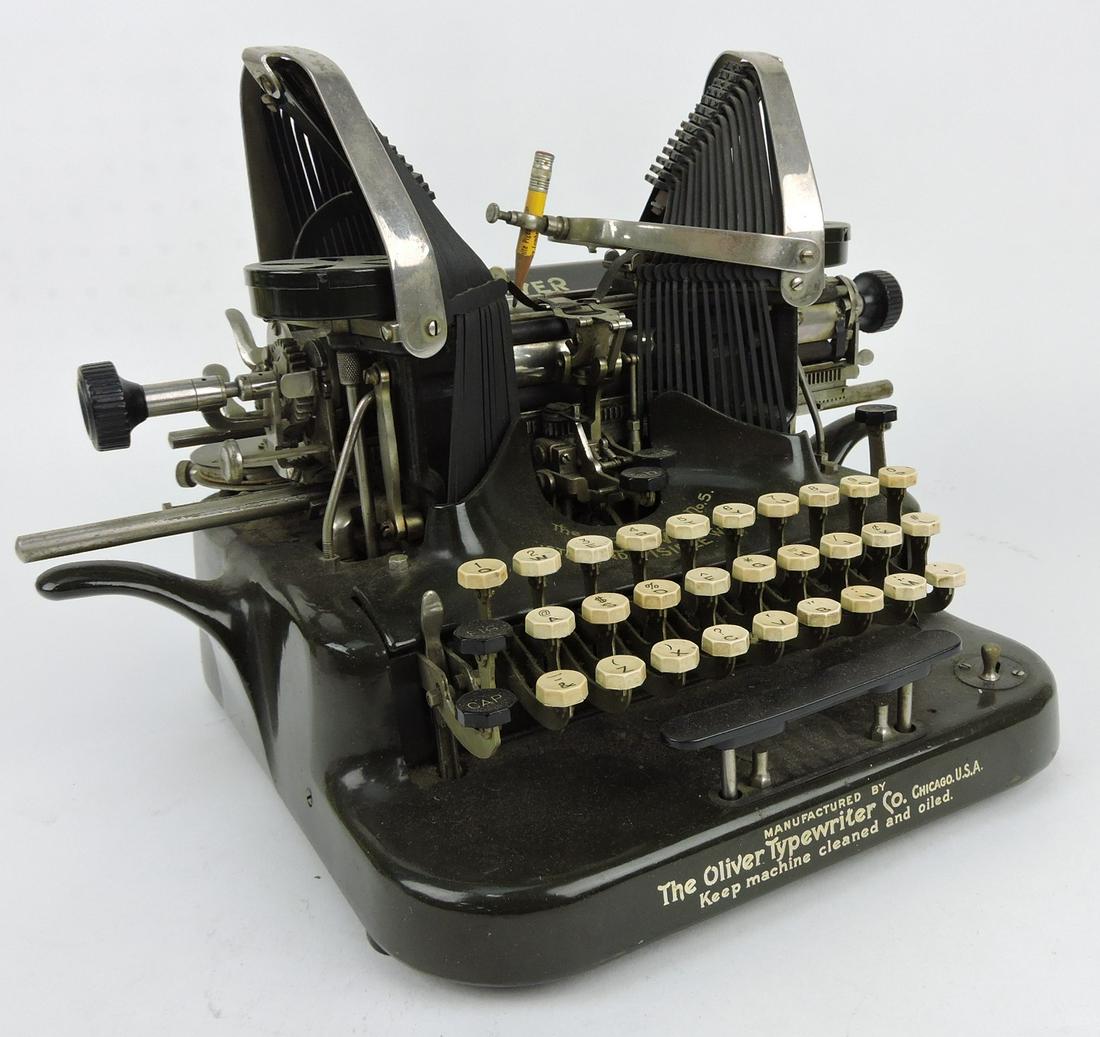 Oliver No. 5 typewriter (1 of 1)