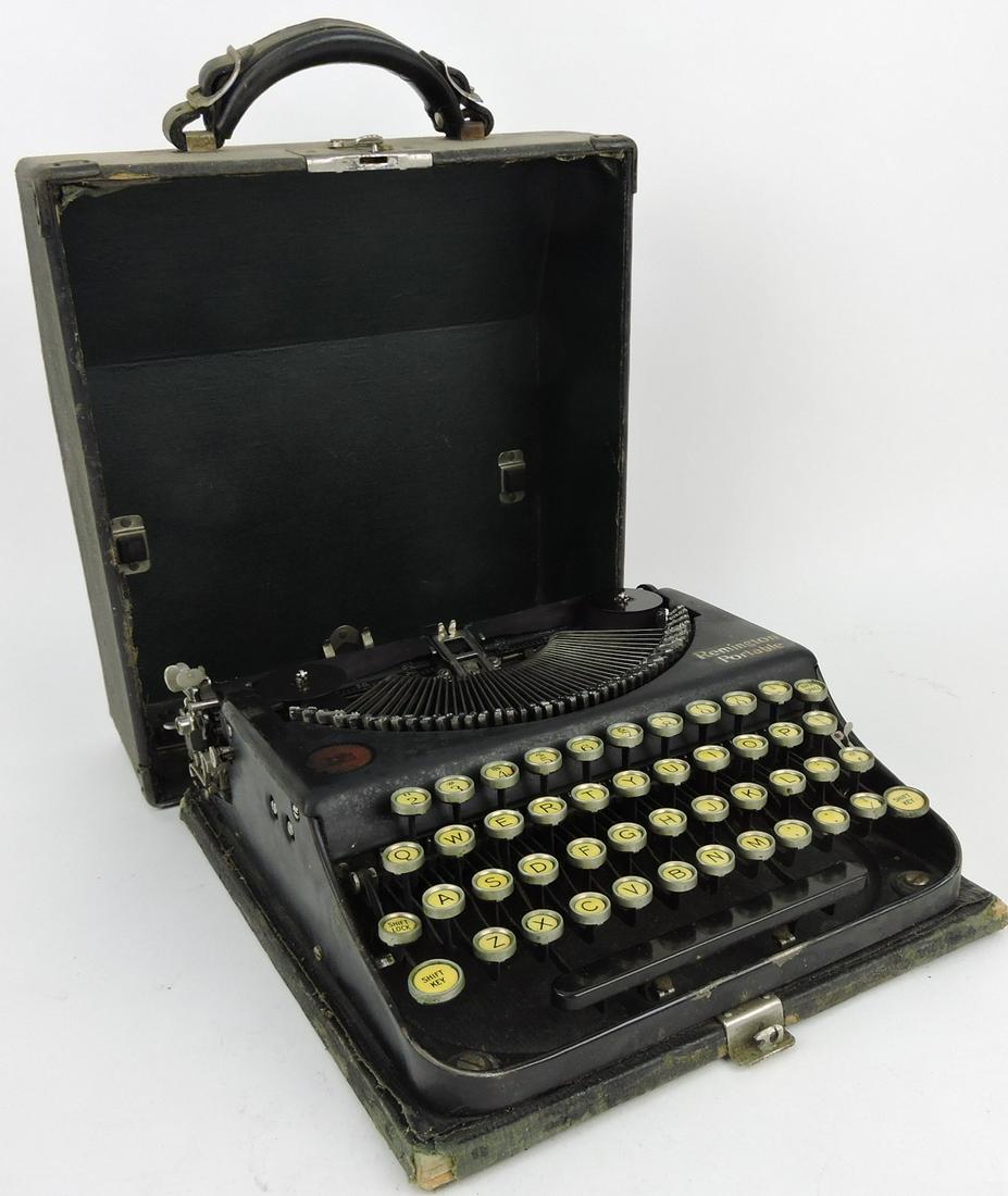 Remington portable typewriter with case (1 of 1)