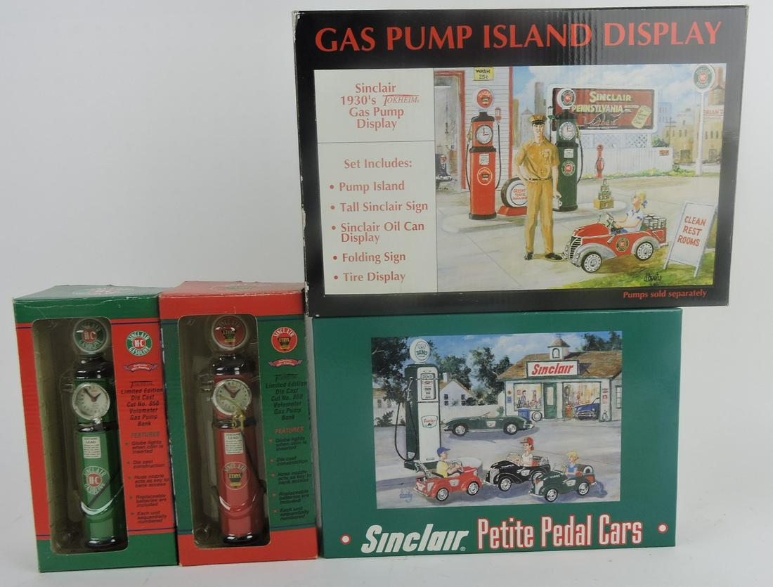Sinclair lot of 2 visible toy gas pumps, (1 of 1)