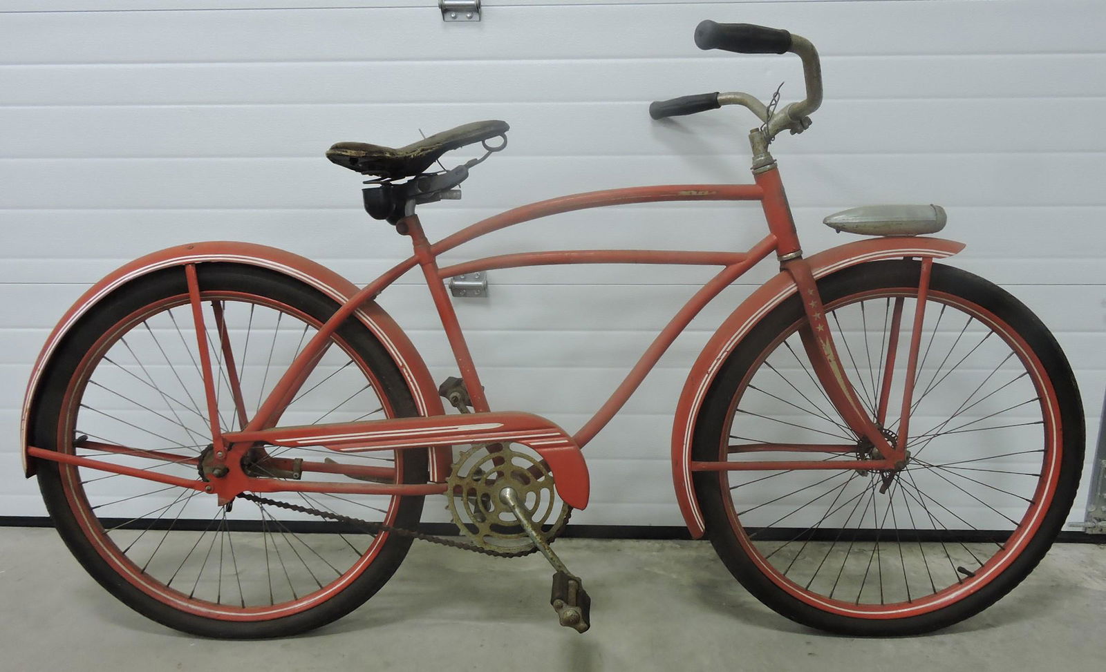 Elgin man's bicycle (1 of 2)